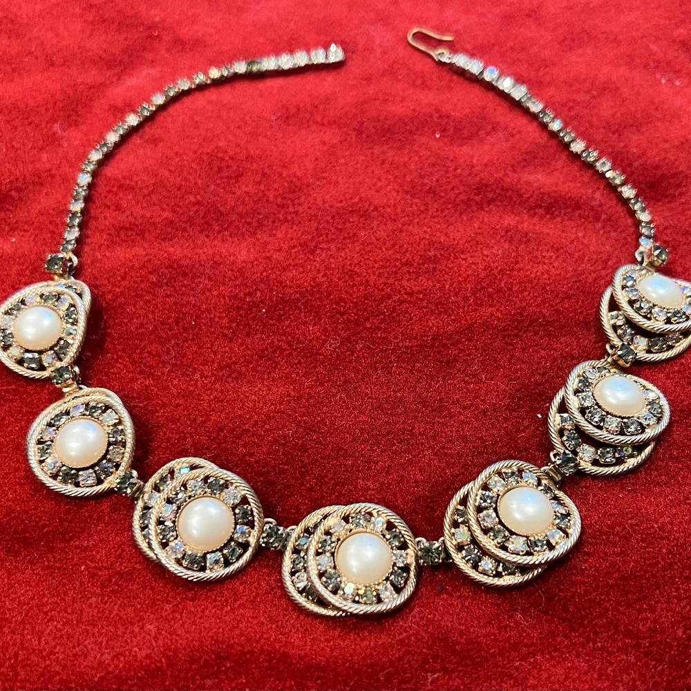 Vintage Hobe pearl and rhinestone choker necklace